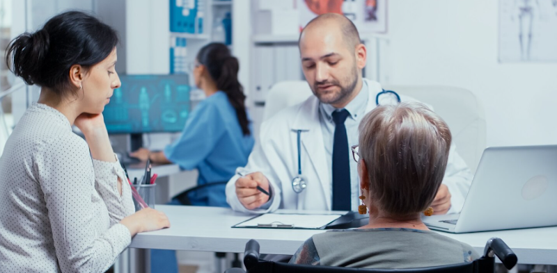 How to Choose a Clinic That Helps Coordinate Specialist Care